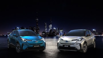 Toyota C-HR EV en  IZOA EV en Rhombus