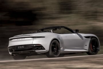 Aston Martin DBS Superleggera Volante
