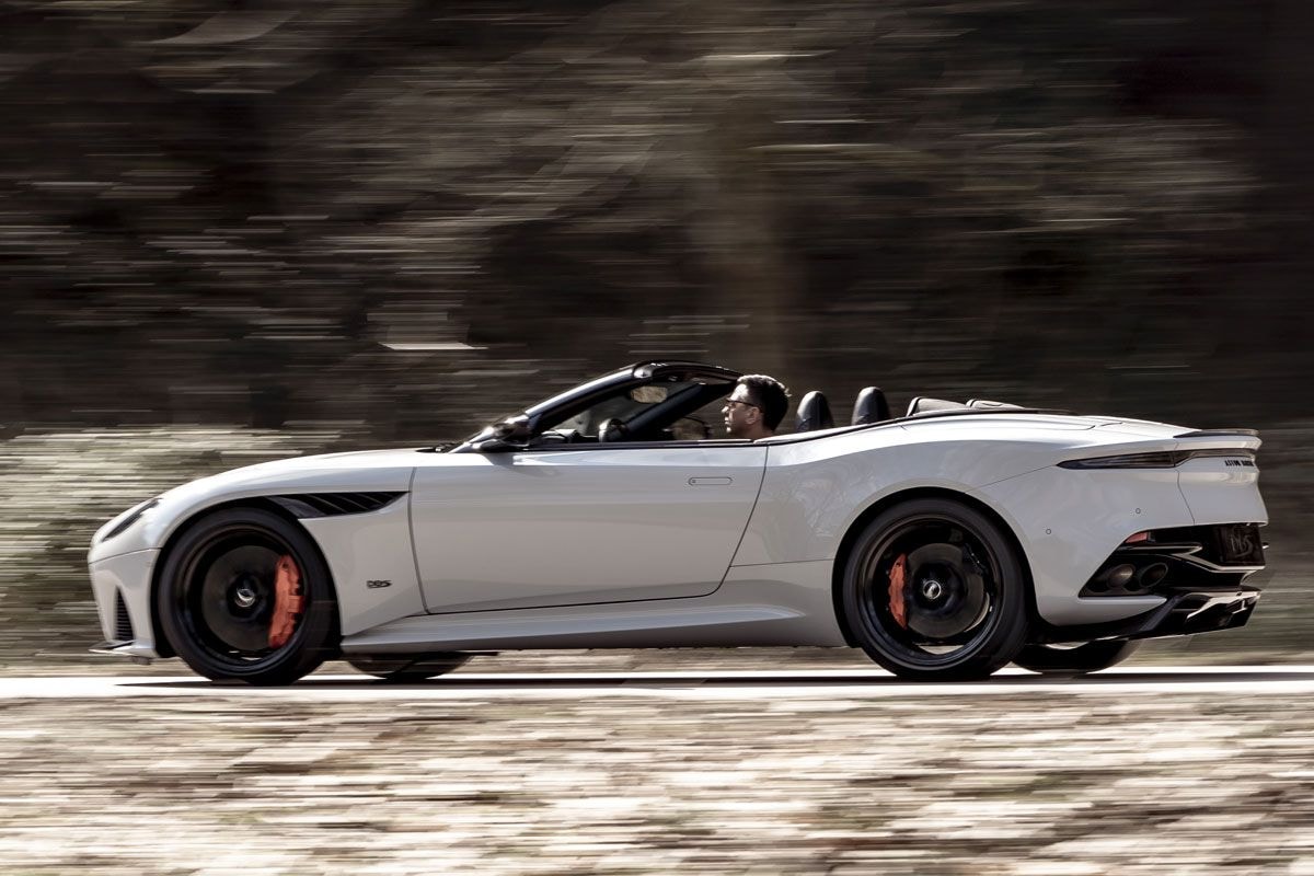 Aston Martin DBS Superleggera Volante