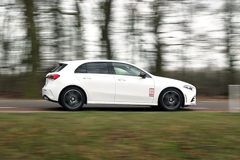 Nieuwe 4Matic-versie Mercedes-Benz GLA en A-klasse