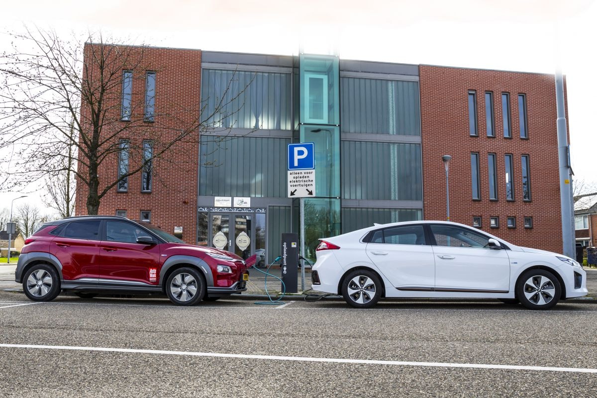 Hyundai EV laadpaal laden elektrische auto Kona Io