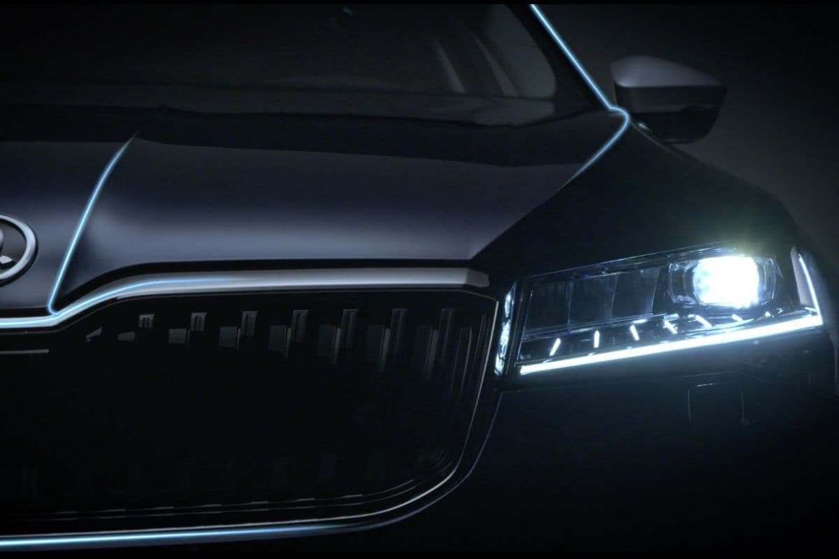 Skoda Superb teaser