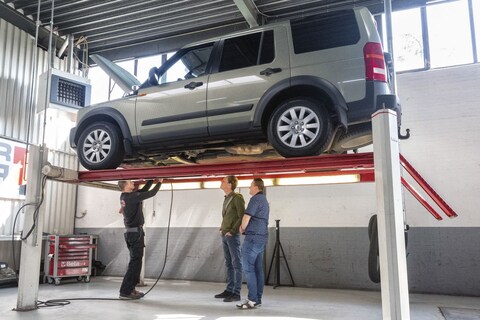 Land Rover Discovery 2.7 TDV6 SE - 2005 - 481.003 km - Klokje rond