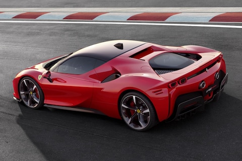 Dít is de Ferrari SF90 Stradale