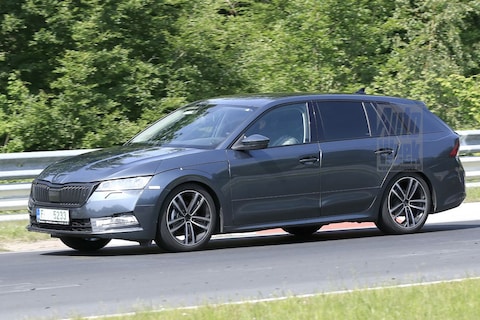 Skoda Octavia verliest camouflage