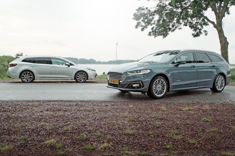 Ford Mondeo Wagon Hybrid vs. Toyota Corolla TS Hybrid - Vergelijkende Test