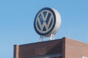 Volkswagen Wolfsburg fabriek HQ hoofdkantoor logo 