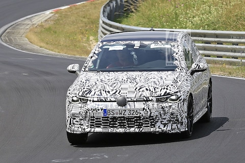 Nieuwe Volkswagen Golf GTI jaagt over de 'Ring