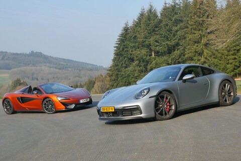 Test: Porsche 911 Carrera 4S vs McLaren 570S