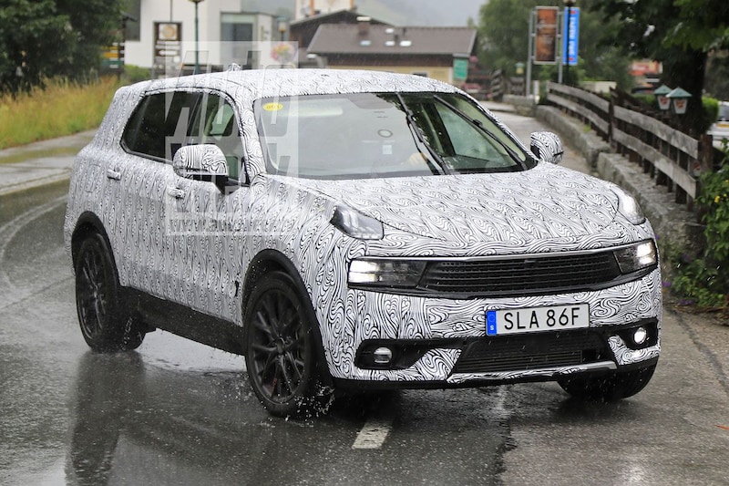 Lynk & Co 01 LWB