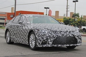 Lexus LS spyshots
