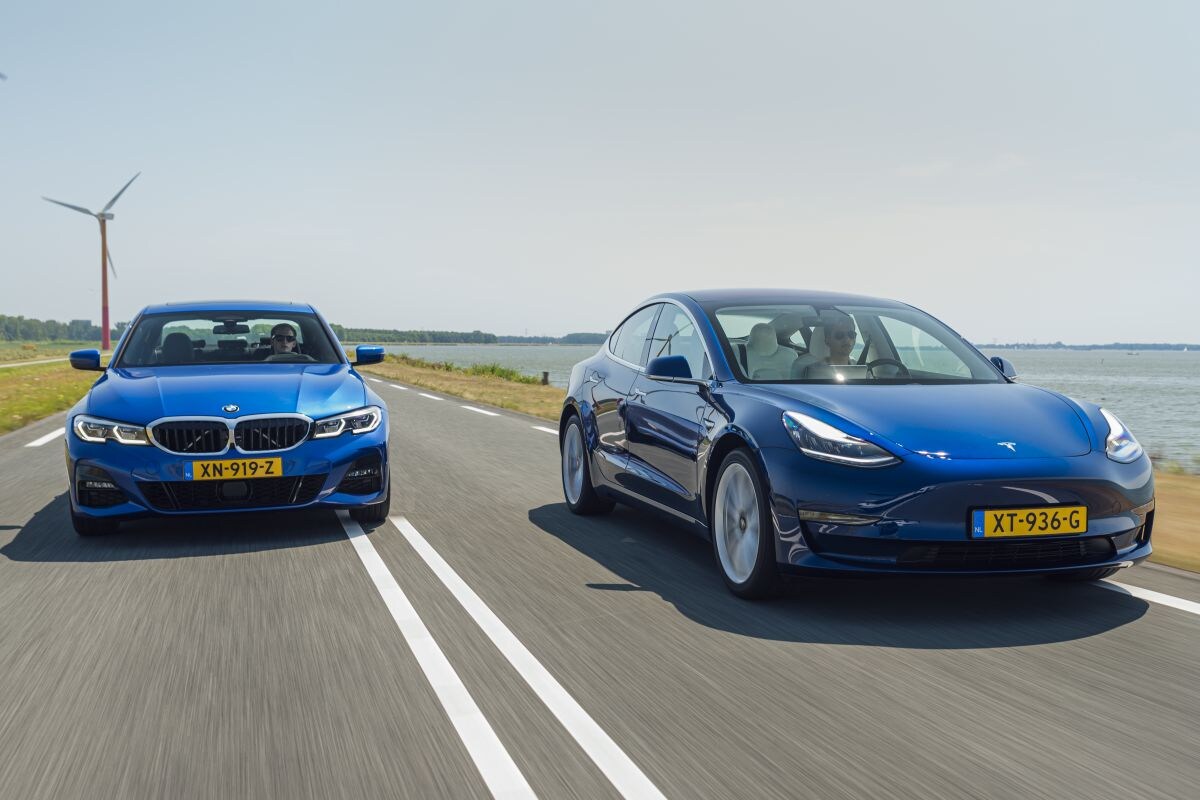 Dubbeltest BMW 330i - Tesla Model 3