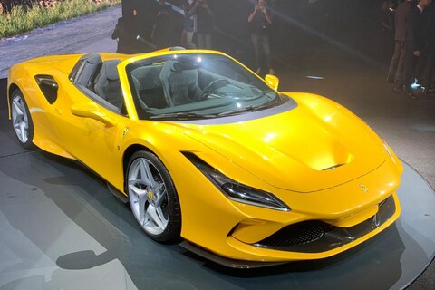 Dít is de Ferrari F8 Spider!