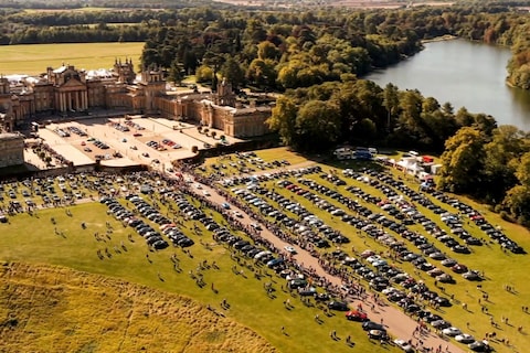 Bentley verzamelt recordaantal auto’s in jubileumjaar