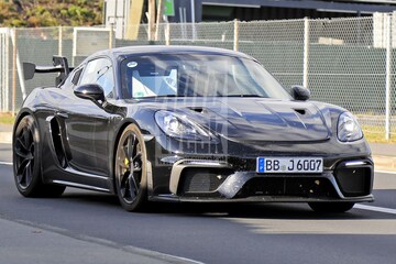 Porsche 718 Cayman GT4 RS spyshots