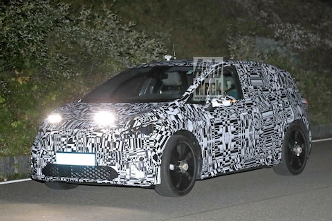 Seat el-Born kruipt door de nacht