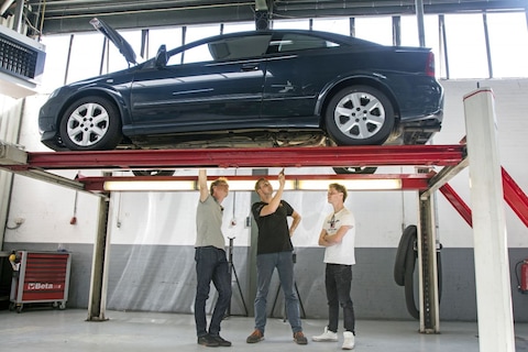 Opel Astra Coupé 1.8-16V - 2001 - 375.174 km - Klokje Rond