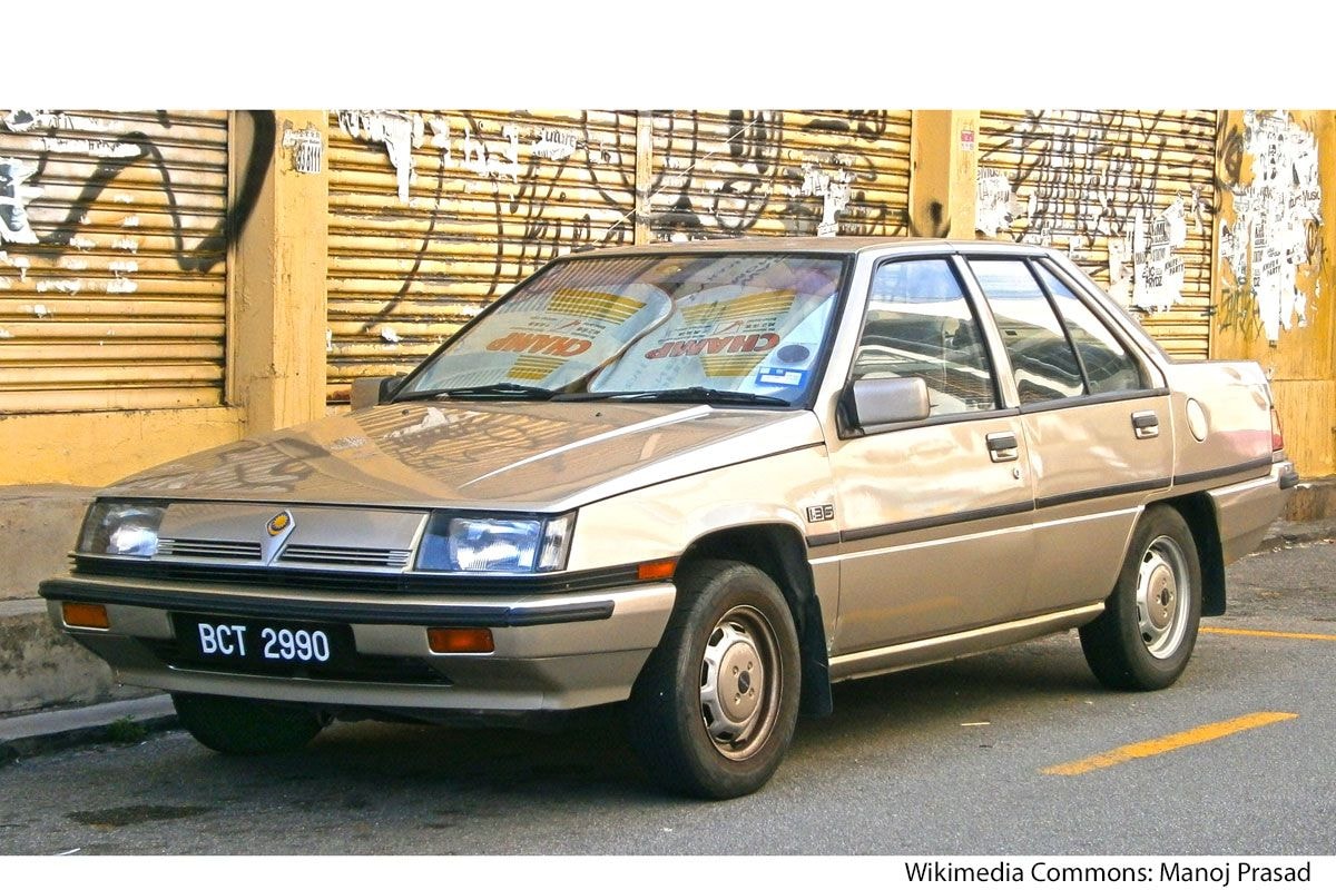 De Tweeling: Proton Saga Mitsubishi Lancer