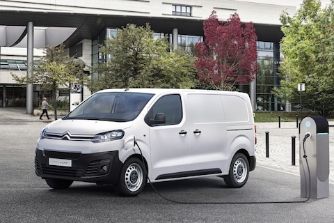 Citroën Jumpy aan de stekker