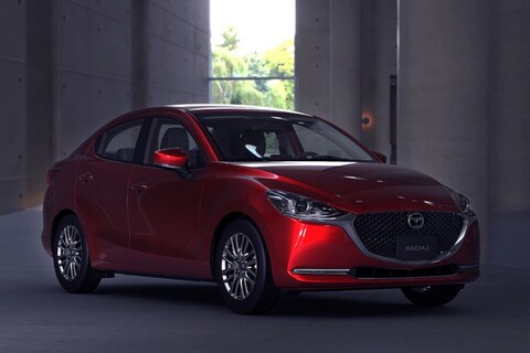 Bijgewerkte Mazda 2 sedan in beeld