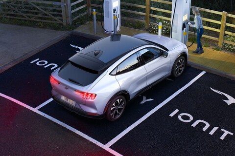 Ford Mustang Mach-E laadt sneller dan verwacht