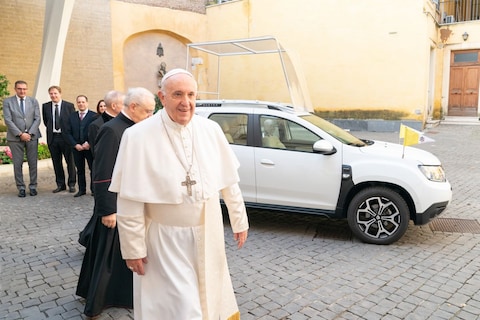 Dacia Duster voor paus Franciscus