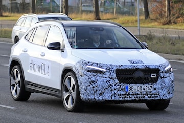 Mercedes-Benz GLA spyshots