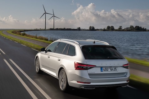Dít kost de Skoda Superb iV