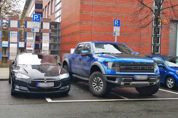 Laadpaal Iceing Tesla Ford Reptor Berlijn Hufter