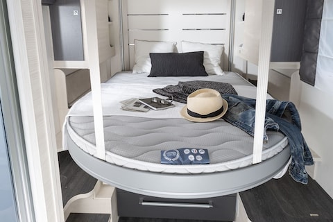 Challenger met badkamer ónder het bed