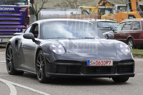 Nieuwe Porsche 911 Turbo (S) duikt op