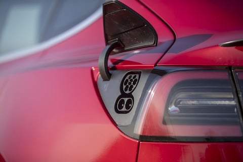 Musk vreest accutekort door groei Tesla