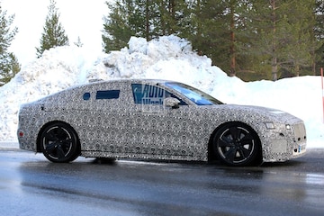 Spyshots Jaguar XJ