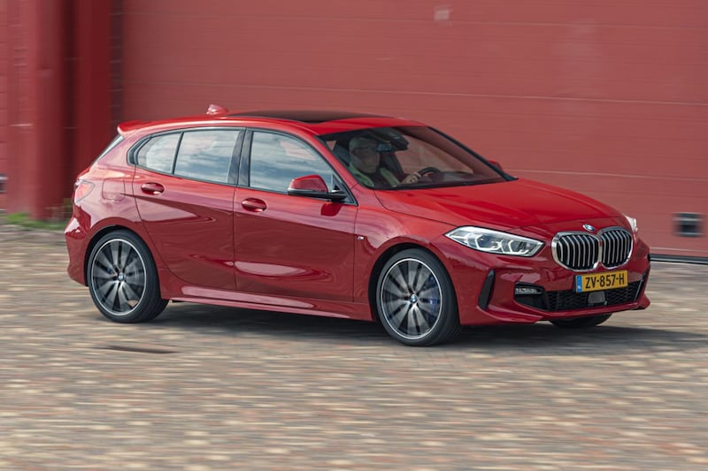 BMW 1-serie 118i rood