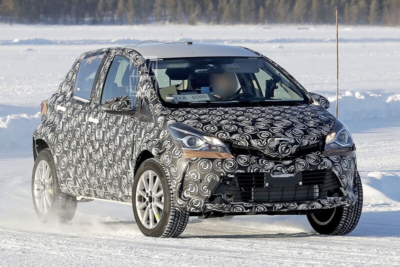 Toyota Yaris cross-over spyshots