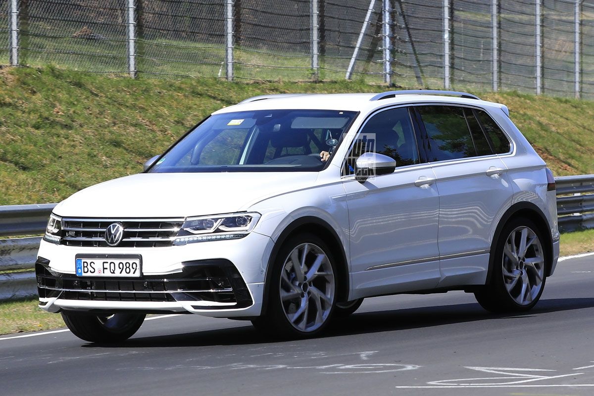 Volkswagen Tiguan R spyshots
