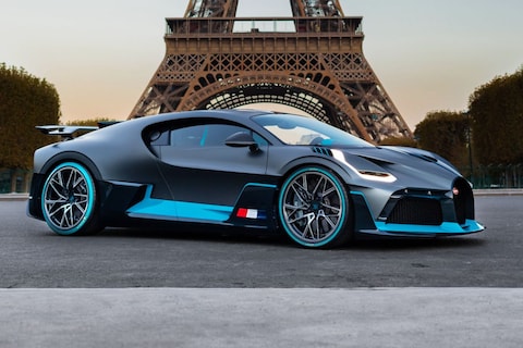 Bugatti Divo breekt eindelijk los
