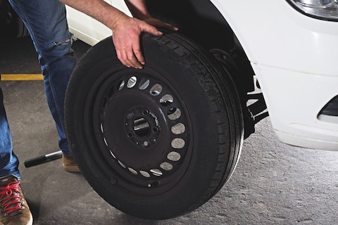 Notoire bandenprikker nam honderden auto's te grazen