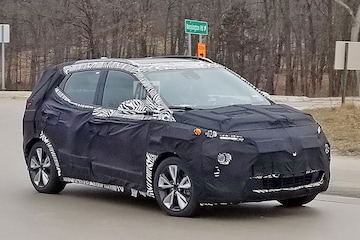 Spyshots Chevrolet Bolt cross-over