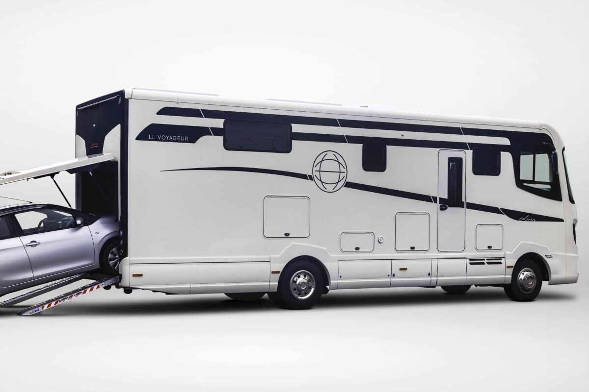 Camper groot auto parkeren garage