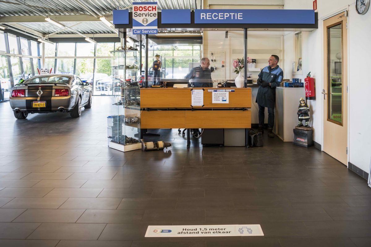 Showroom garage autohandel corona 1,5 meter