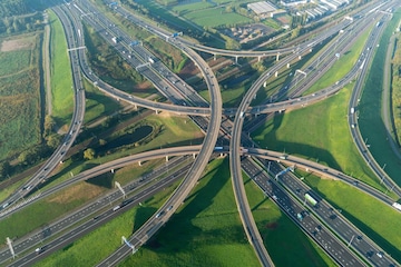 Kruispunt snelweg file spits A-weg