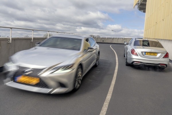 Directieauto Lexus Mercedes-Benz limousine