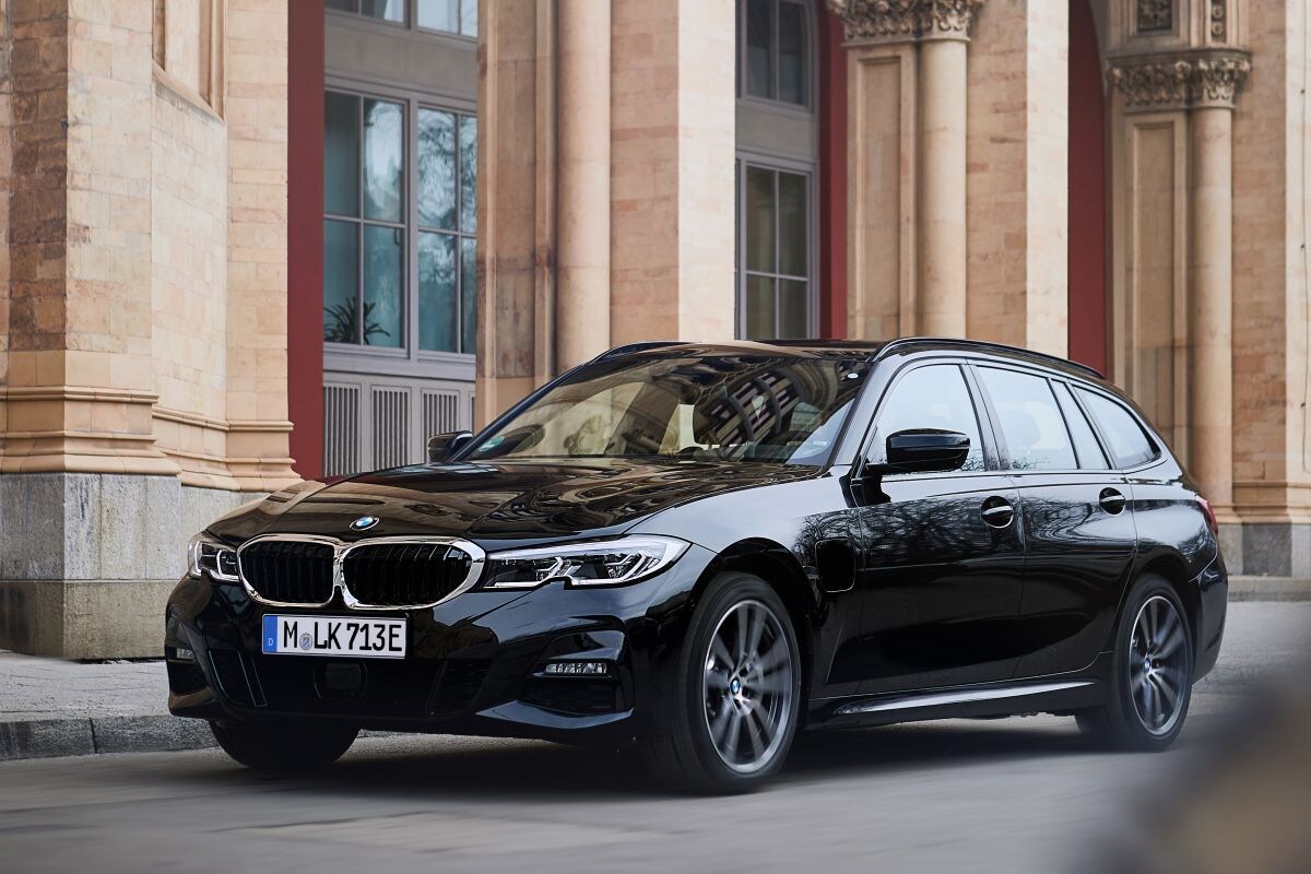 BMW 330e