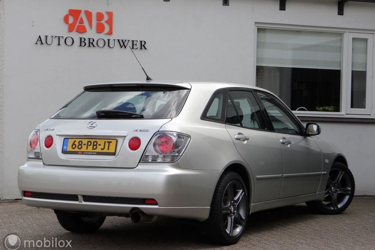 Lexus IS te koop AutoWeek