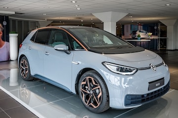 Volkswagen ID.3 dealer showroom garage 