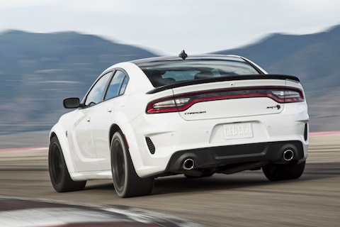 Dodge Charger SRT Hellcat Redeye breekt los