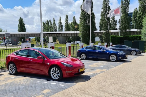 Tesla-laadpunten nu ook beperkt beschikbaar voor andere merken