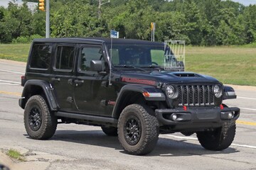 Spyshots Jeep Wrangler V8