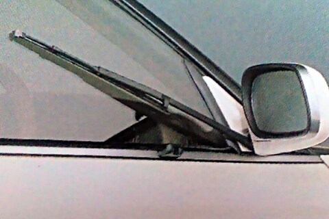 De Vluchtstrook: ruitenwissers op zijruiten en spiegels